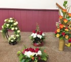 Flower arranging led by Lynne Christmas 2019 - photo 4